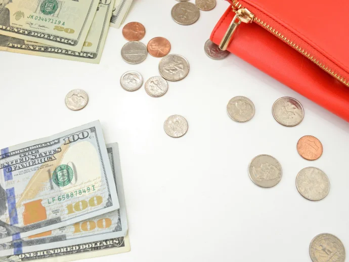 10 us dollar bill and coins